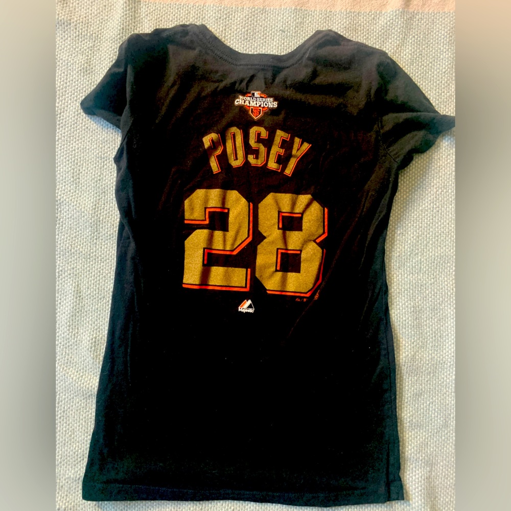 #28 posey Giants women’s t